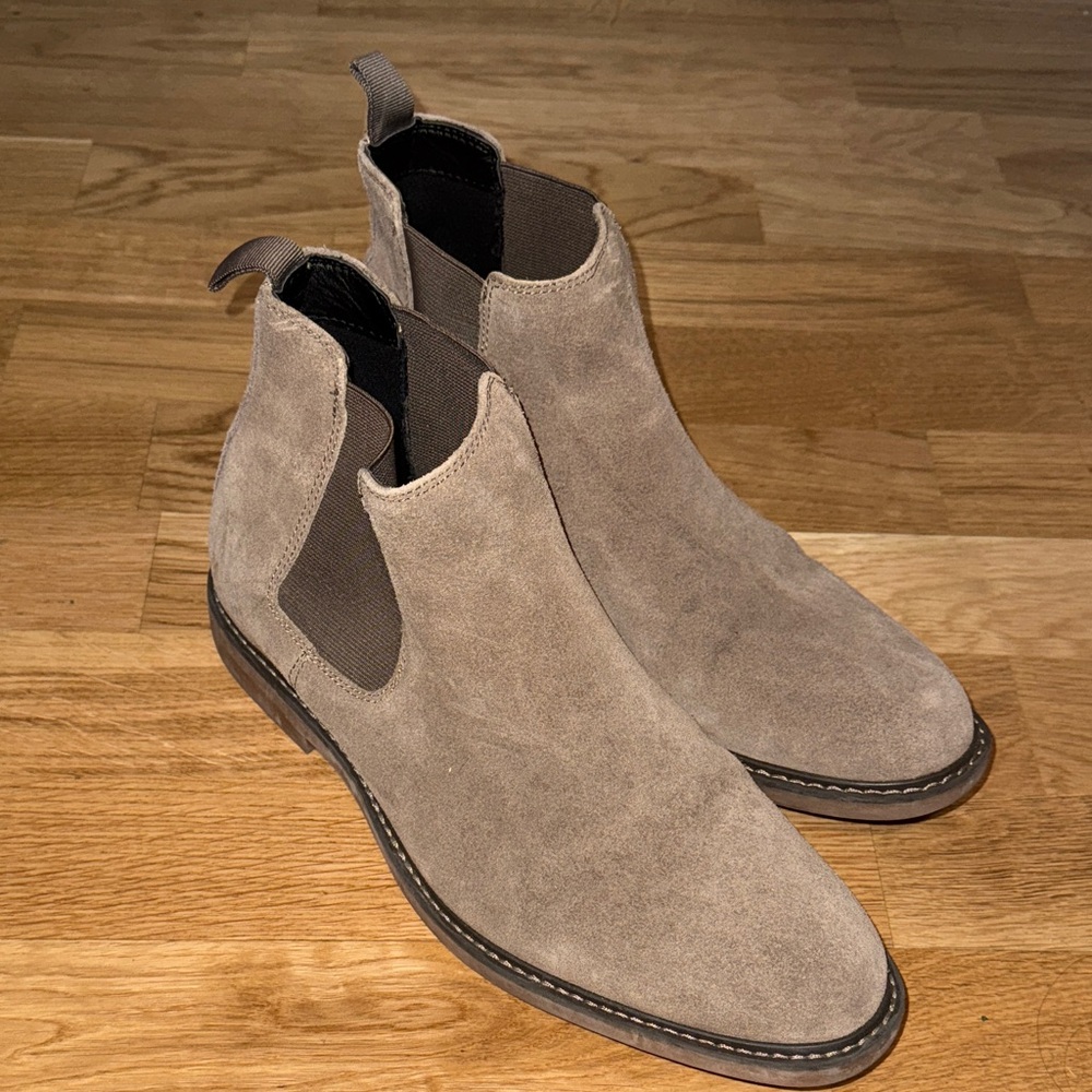 Men's Tan Suede Chelsea Boots